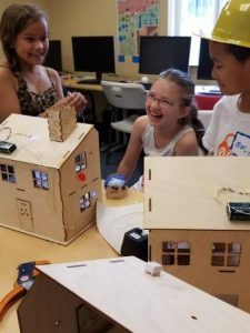 Best summer STEAM programs: Einstein's Workshop