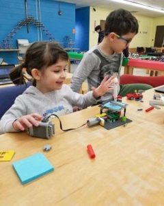 Best summer STEAM programs: Einstein's Workshop