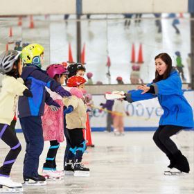 Ice skating lessons: The Skating Club of Boston Skating Academy